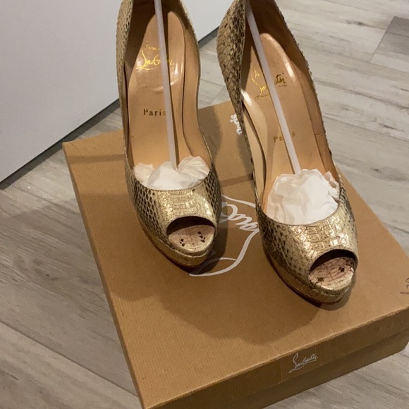 SOLD !!! Christian Louboutin platform peep toe with box - Picture 2 of 4
